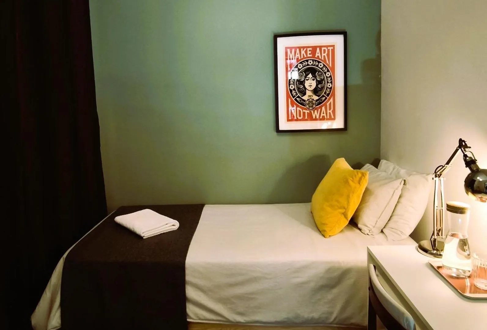 Ey Lisbon Guesthouse Hostel