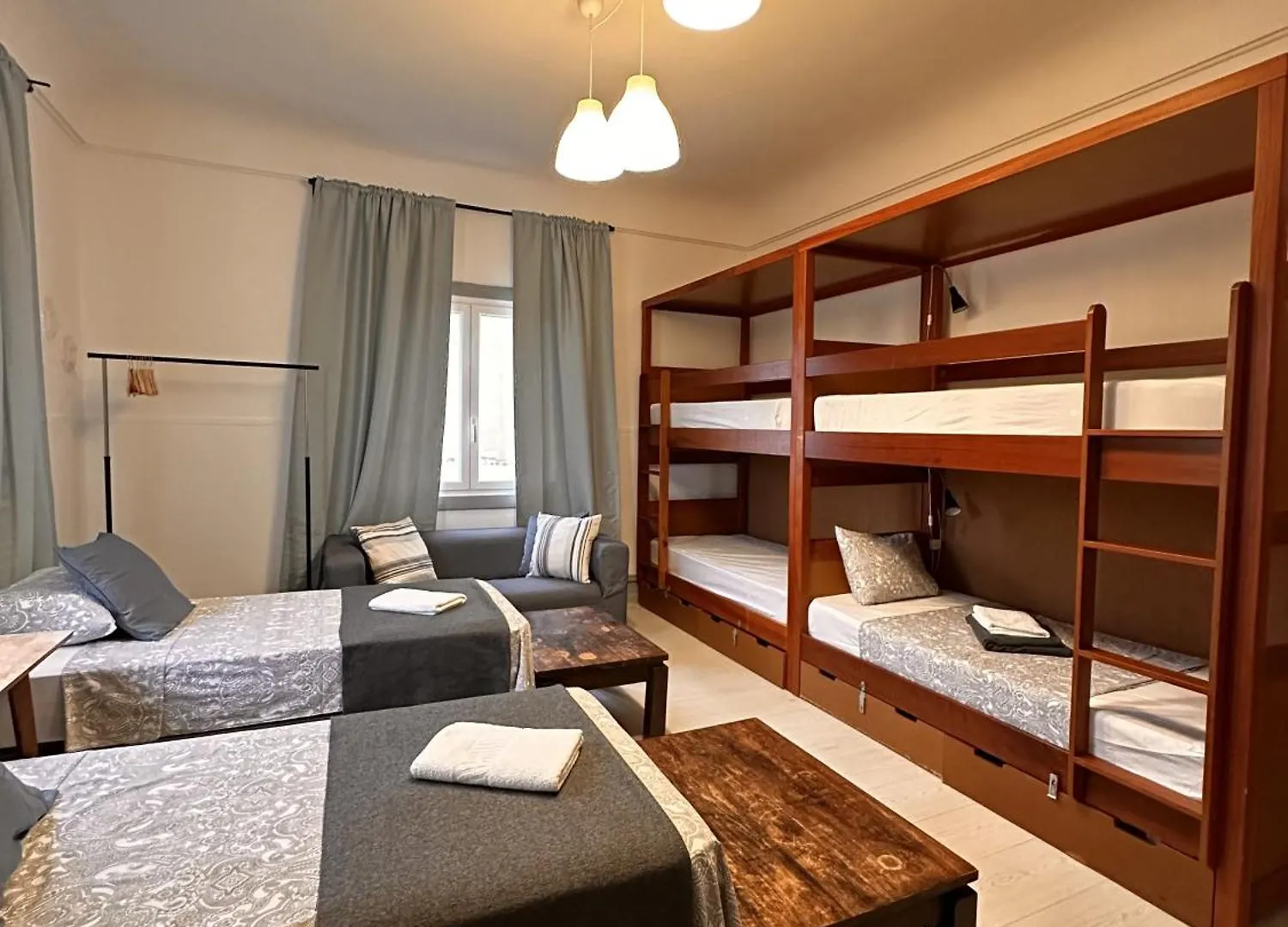 Ey Lisbon Guesthouse
