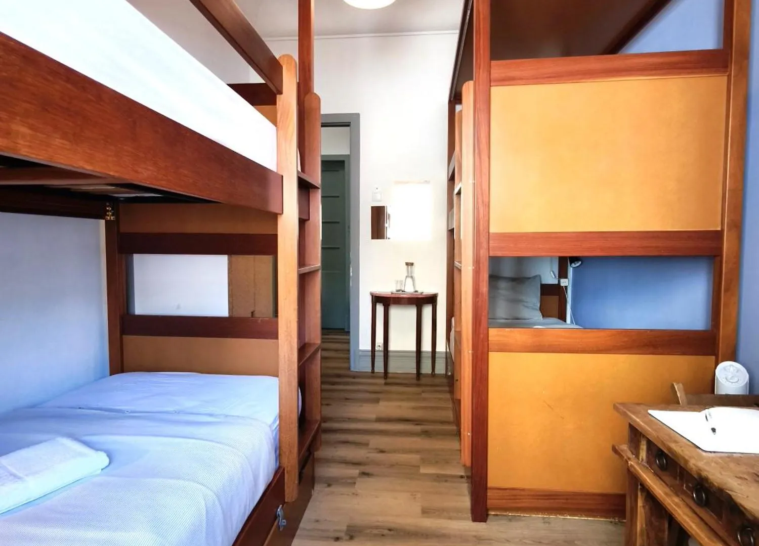 Hostal Ey Lisbon Guesthouse
